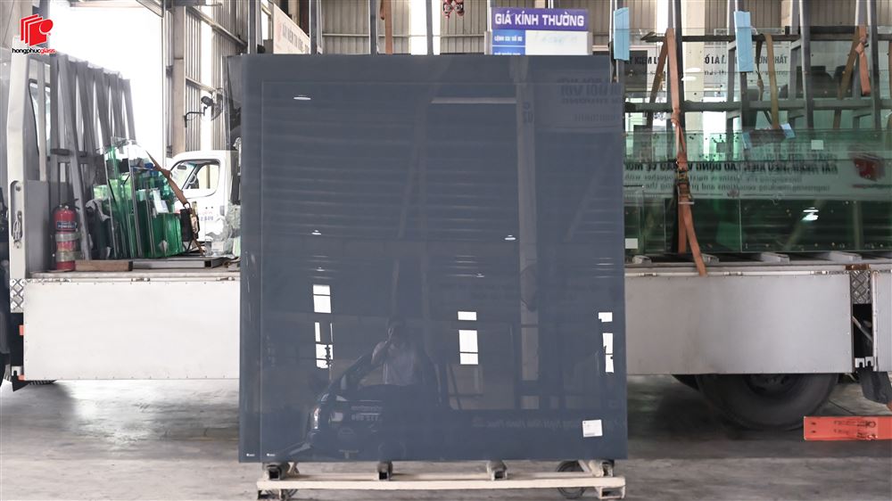 KÍNH DÁN XÁM KHÓI - GIẢI PHÁP KHÔNG GIAN RIÊNG TƯ VÀ AN TOÀN