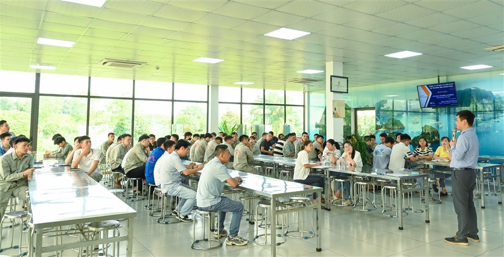 TỔ CHỨC CHƯƠNG TRÌNH ĐÀO TẠO AN TOÀN LAO ĐỘNG CHO CBCNV HỒNG PHÚC