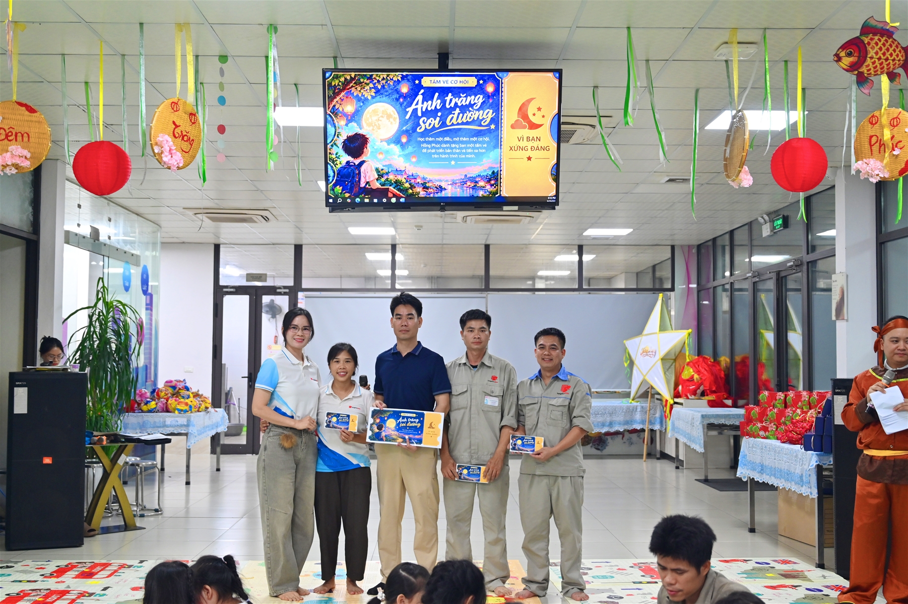 Đêm trăng Hồng Phúc