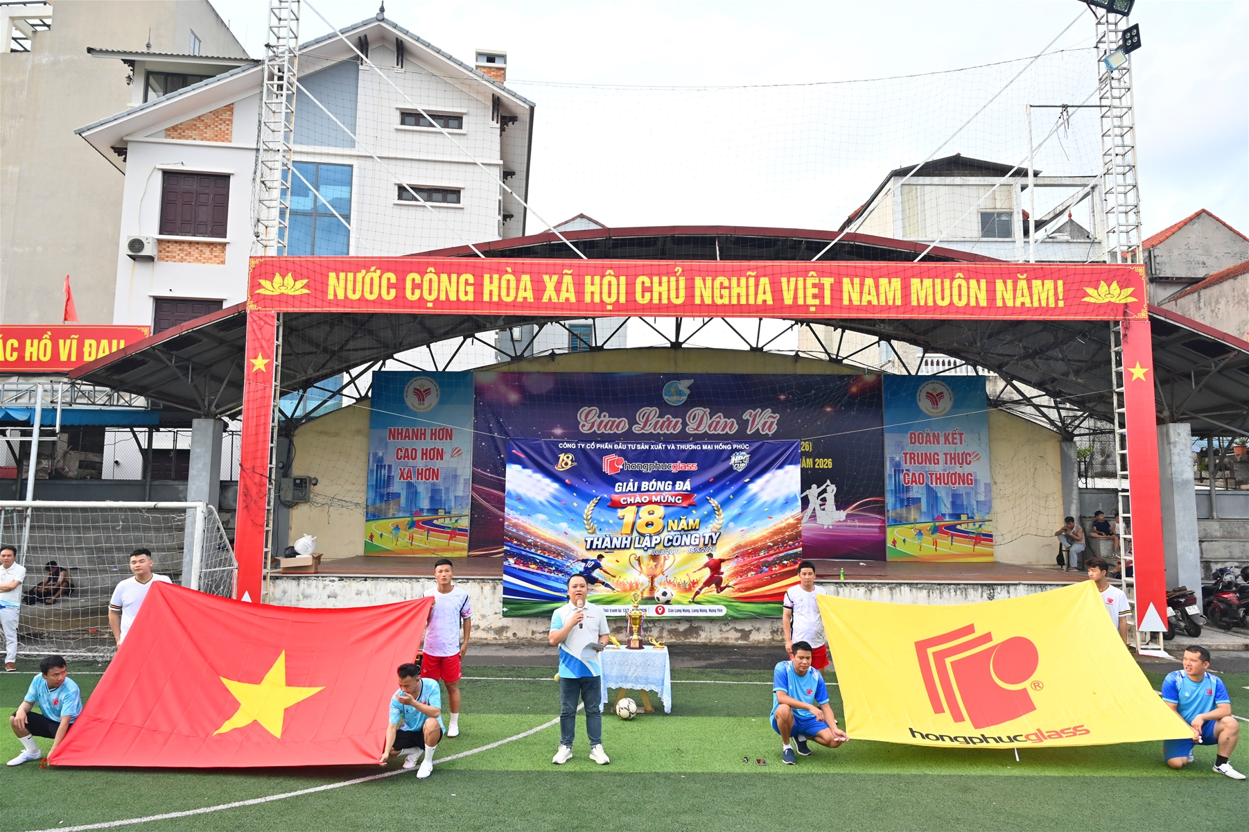 Bóng đá Hồng Phúc