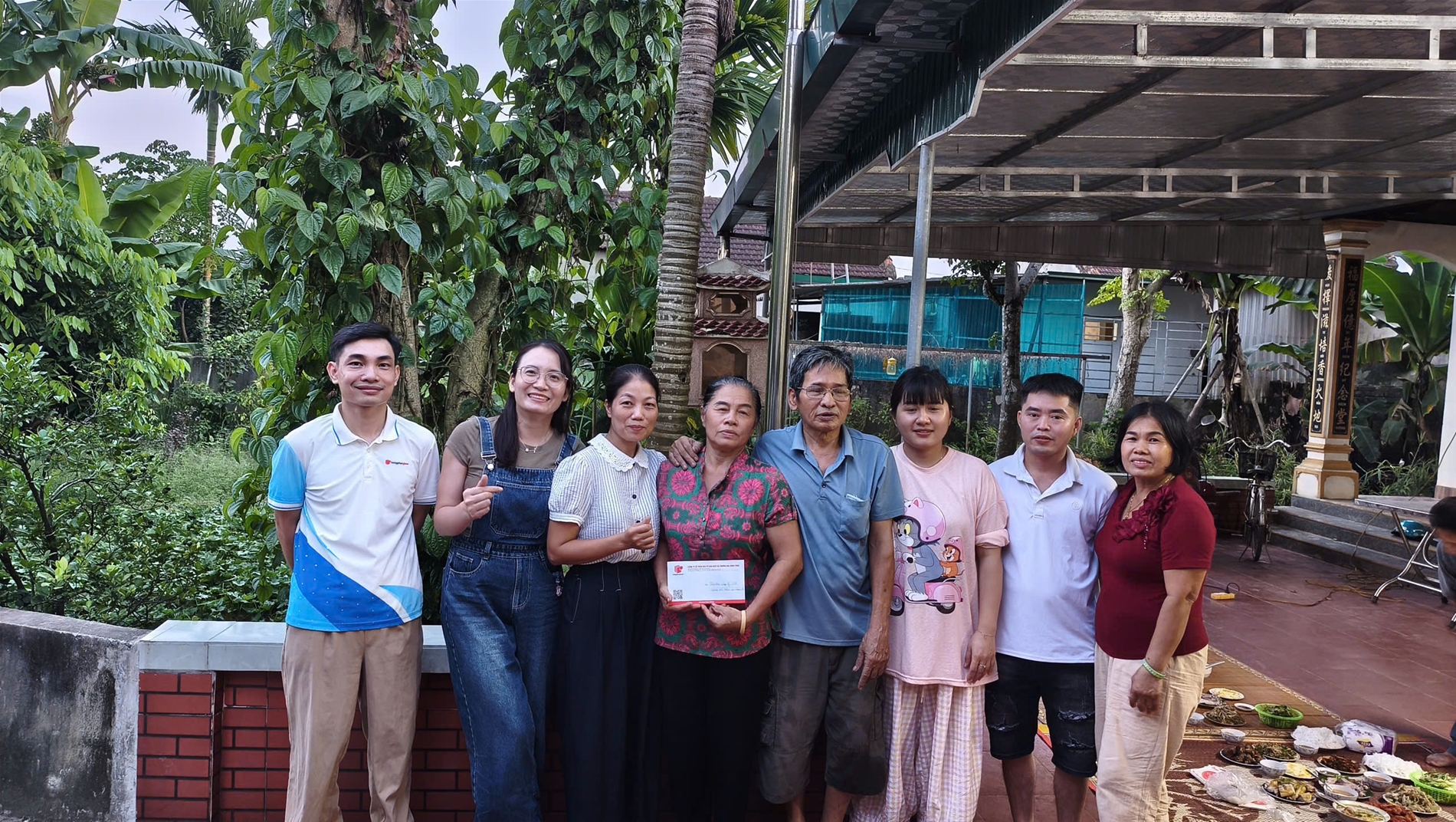 Thăm gia đình