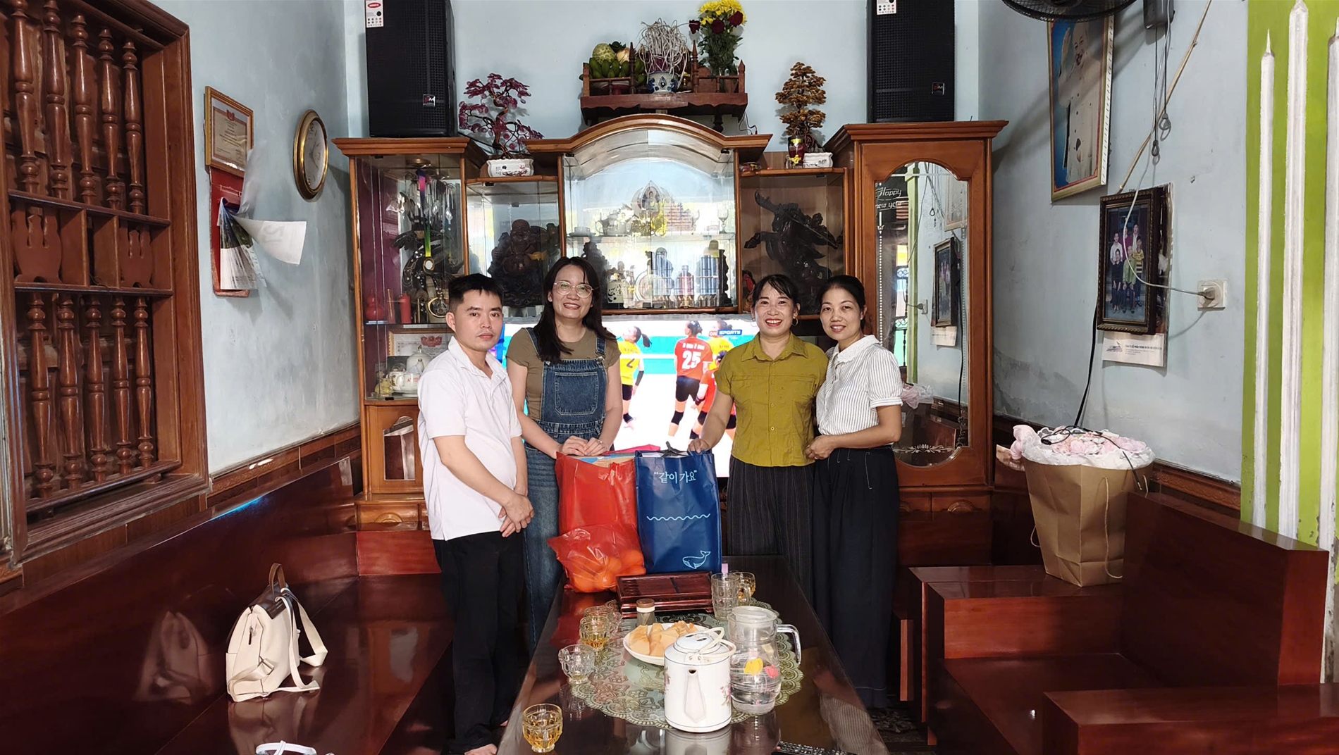 Trao tặng