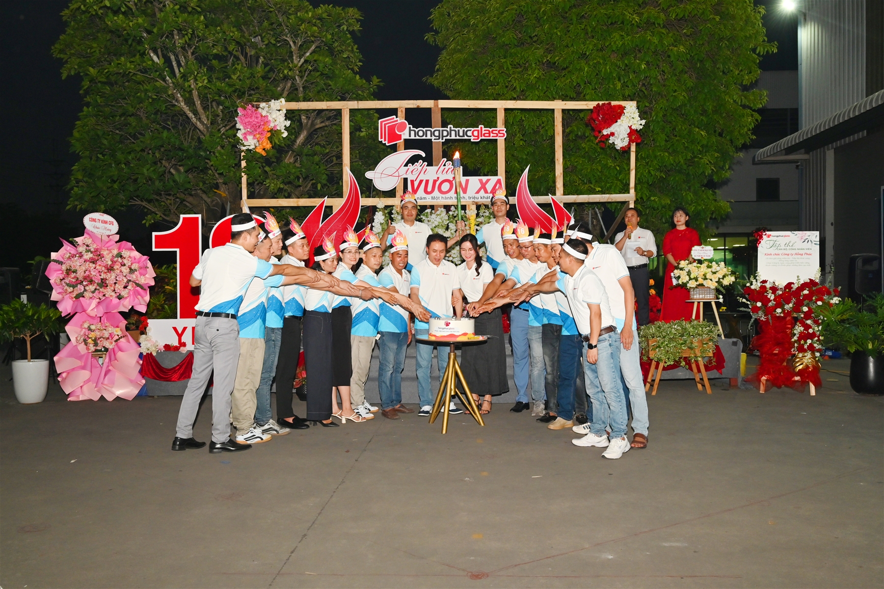 Tiếp lửa vươn xa