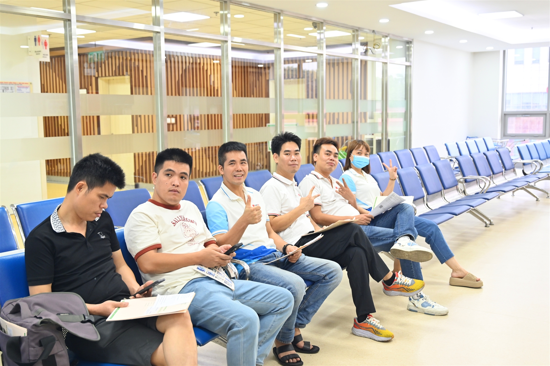 Hồng Phúc khám sức khỏe