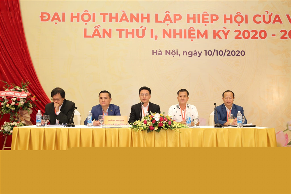 Ra mắt ban chấp hành Hiệp hội Cửa Việt Nam lần thứ nhất, nhiệm kỳ 2020-2025 