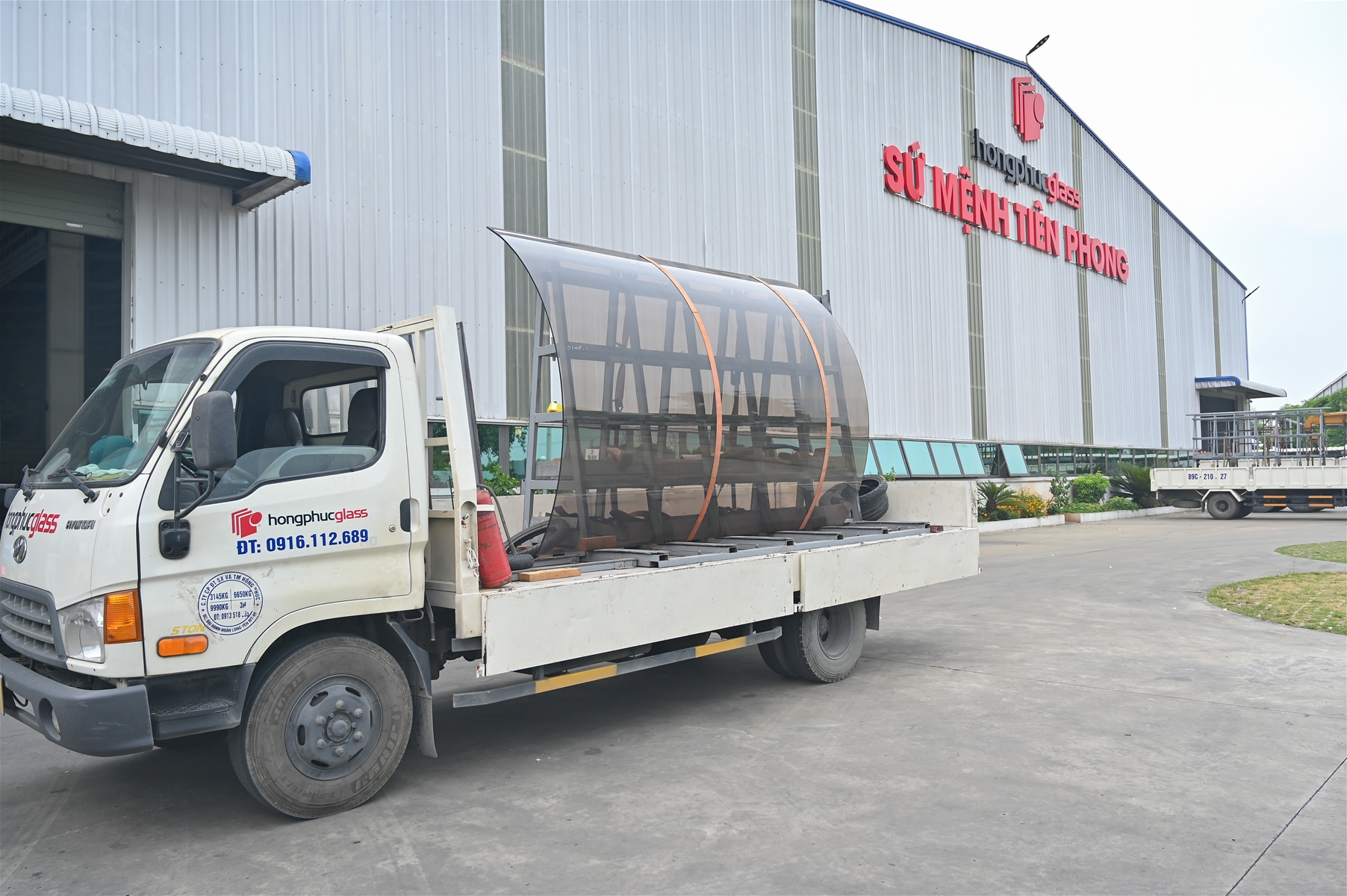 Kính cường lực cong