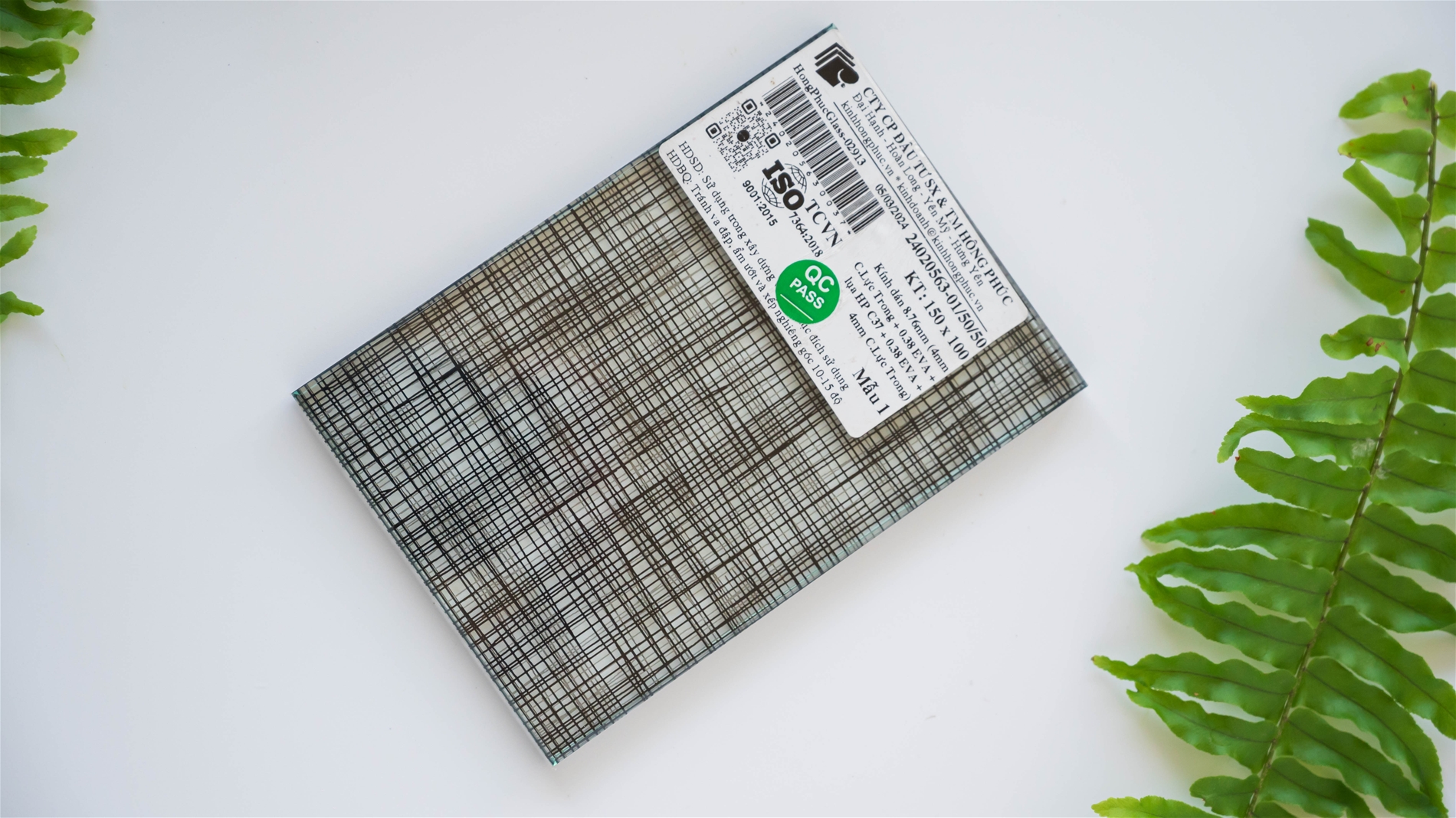 Kính ép lụa độc đáo